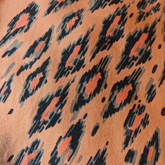 BOB MACKIE WEARABLE ART FANTASY LEOPARD - ORNAGE - XL - Picture 3 of 5